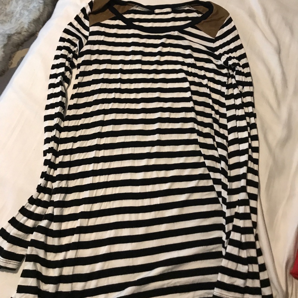 Striped black and white dress w brown shoulders